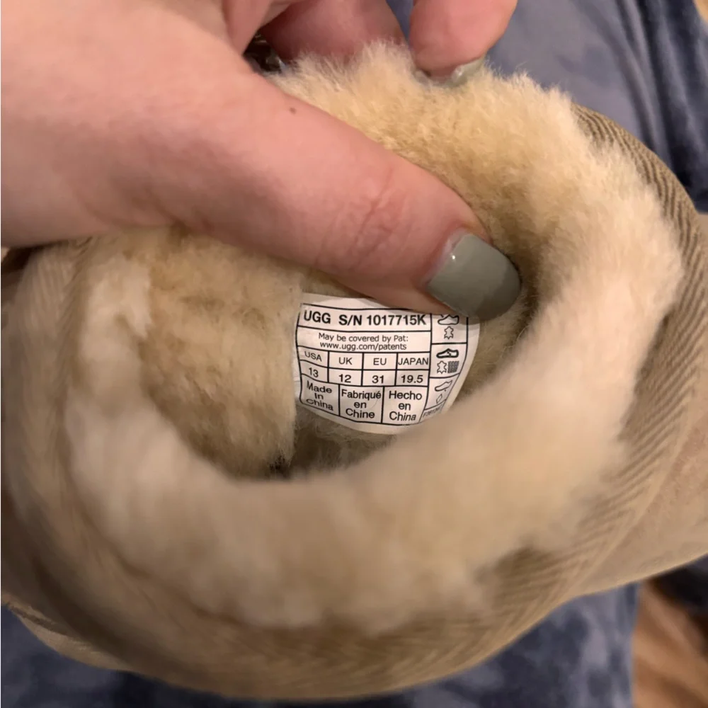 Girl Ugg ultra mini-tan size 13 - Picture 5 of 7